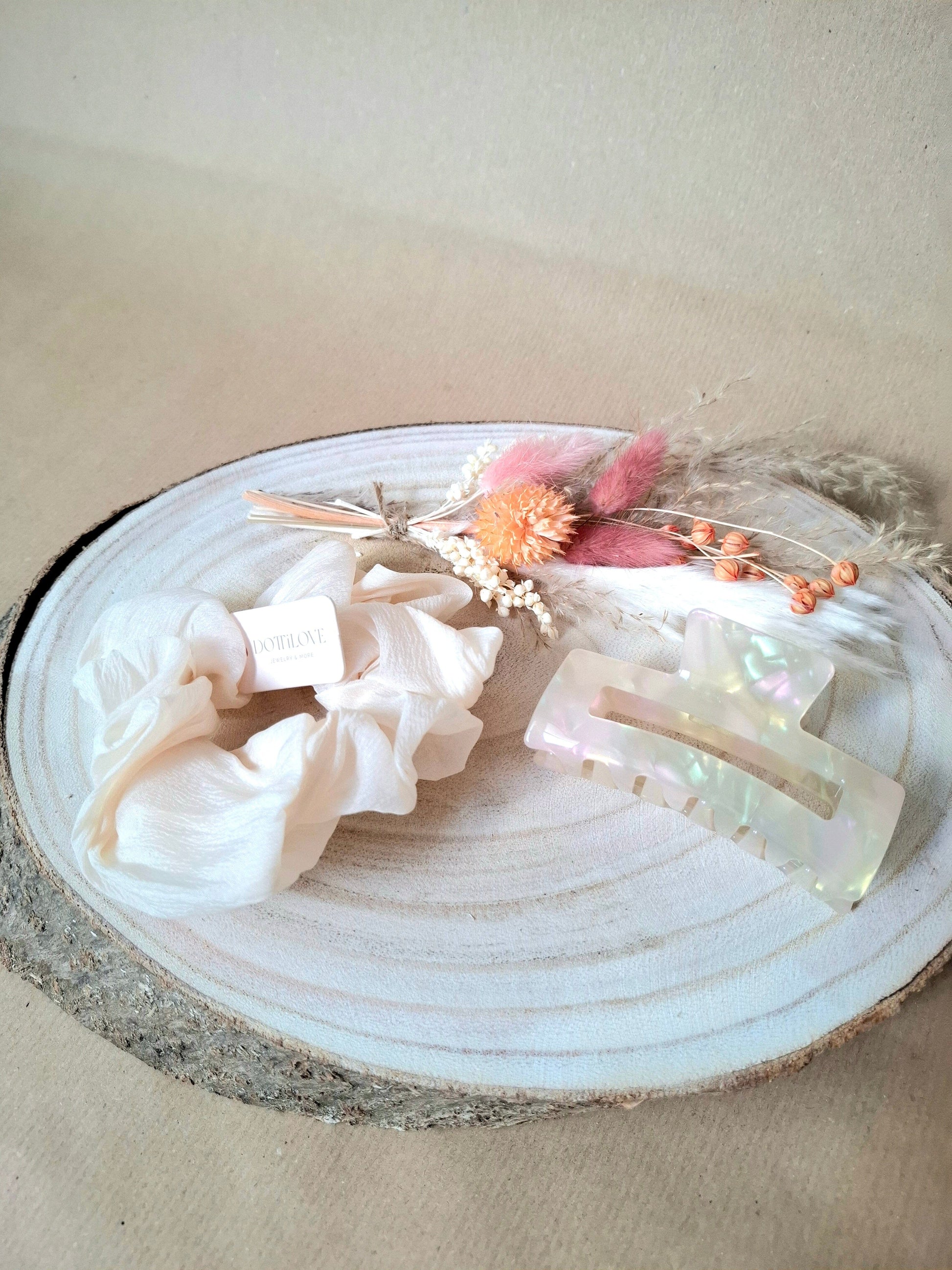 Simple Scrunchie mama, myself & I 