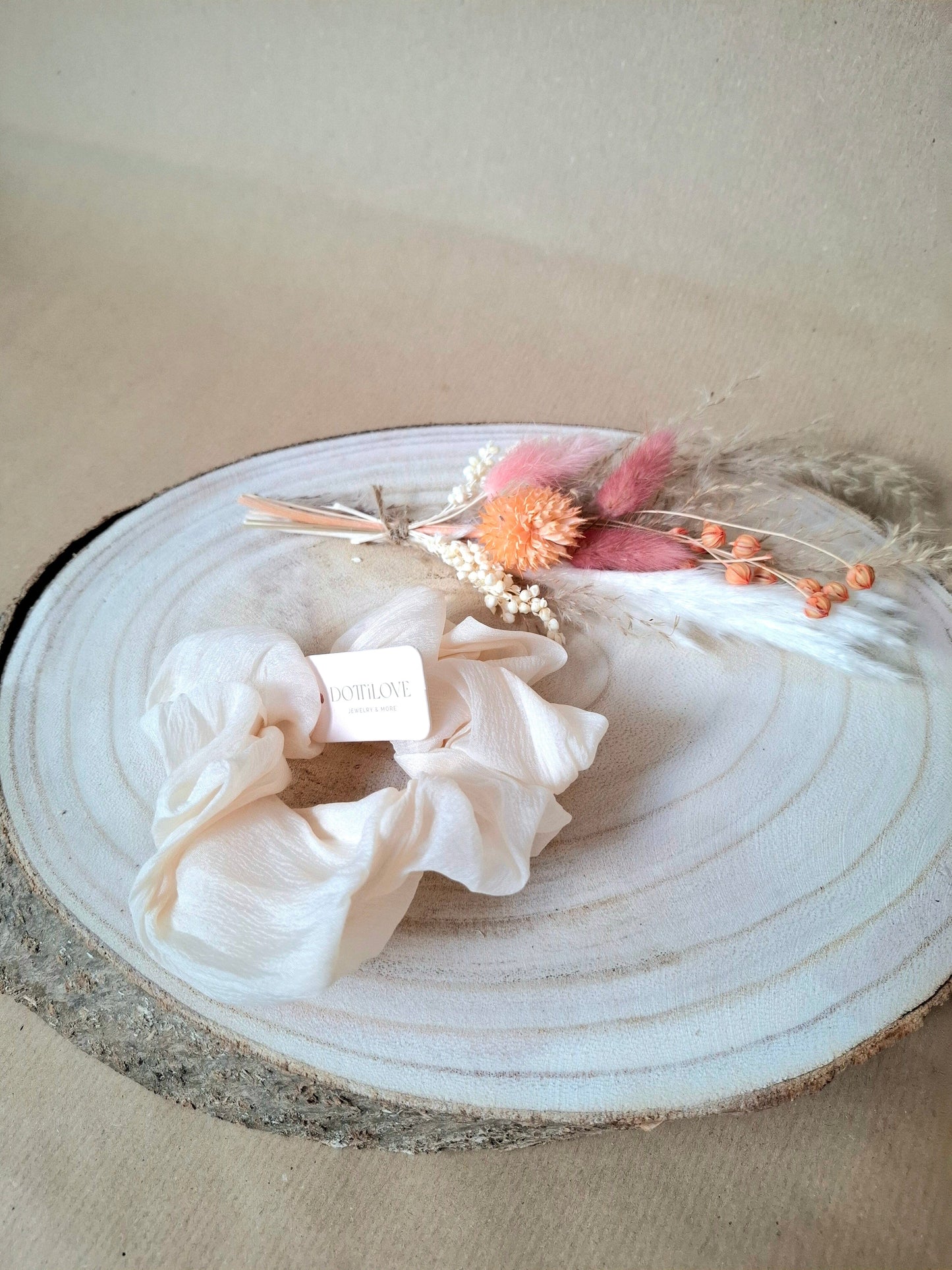 Simple Scrunchie mama, myself & I Beige 