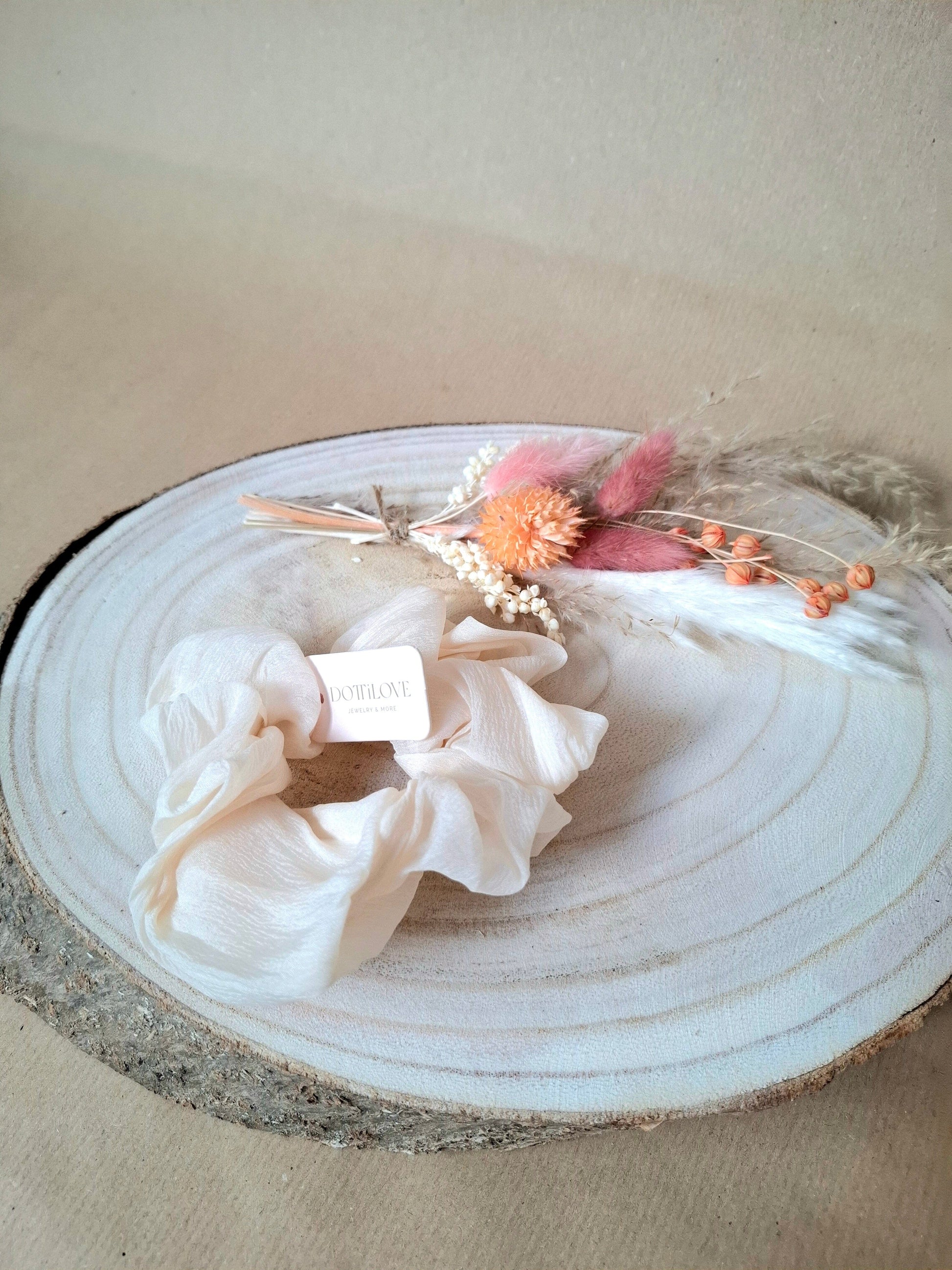 Simple Scrunchie mama, myself & I Beige 